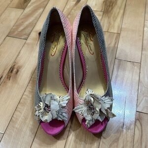 NWOT Poetic Licence Faithfully Yours Heels